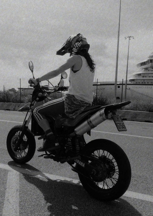 Frammenti terrestri offerti alla luce