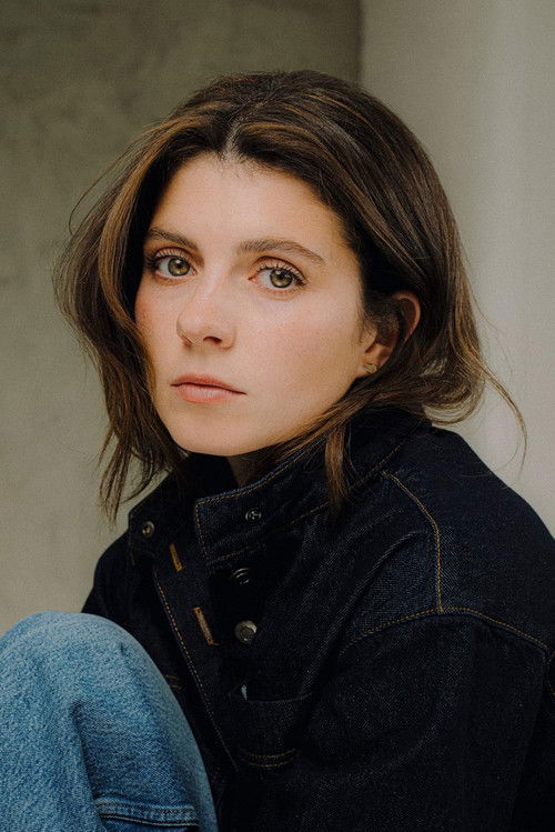 Kép: Emily Bader színész profilképe