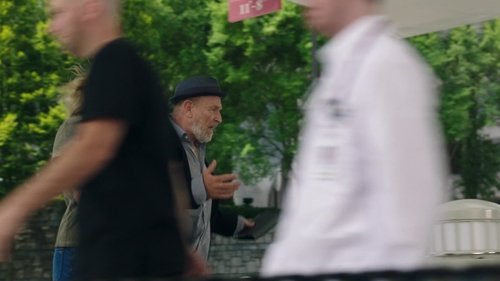 Escena del episodio 1 de la temporada 3 de la serie The Resident