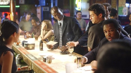 Escena del episodio 12 de la temporada 2 de la serie Bajo escucha