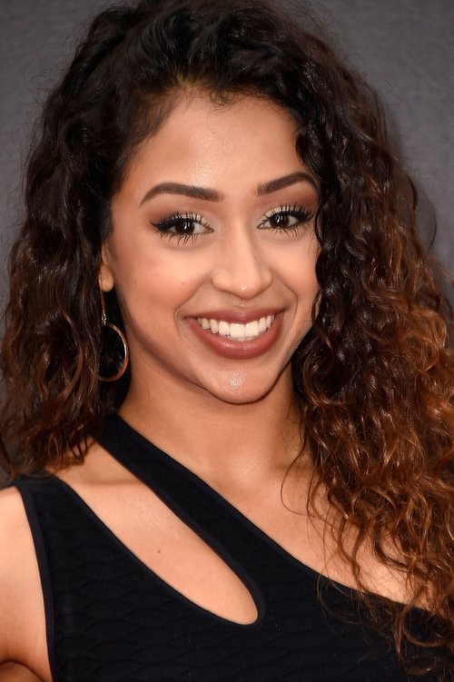 Kép: Liza Koshy színész profilképe