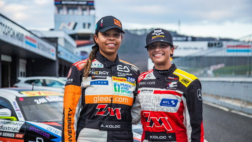 Dakar Sistaz Backdrop Blur
