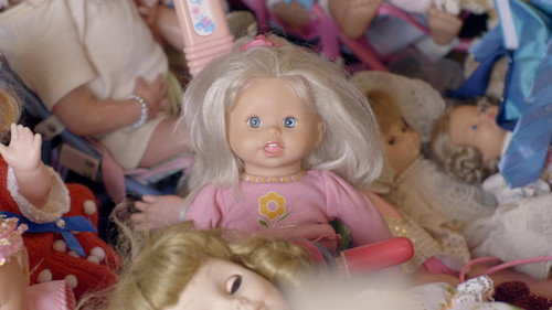 Edith Gibson has 3000 Dolls