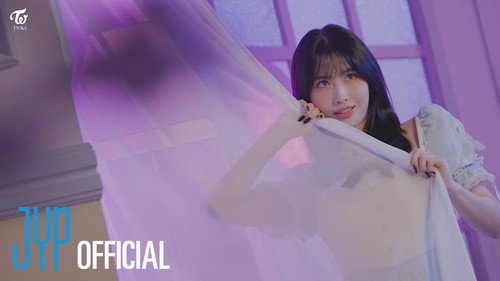 TWICE “MOONLIGHT SUNRISE” M/V Behind the Scenes EP.02 still