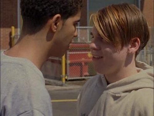 Escena del episodio 8 de la temporada 4 de la serie Degrassi: la nueva generación