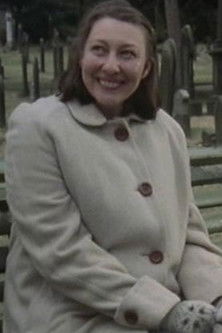 Sheila Kelley interpretando a Christine