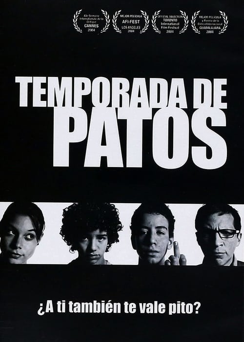 Temporada de patos (2004) poster