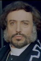 Alfio Caltabiano interpretando a Indianischer Krieger