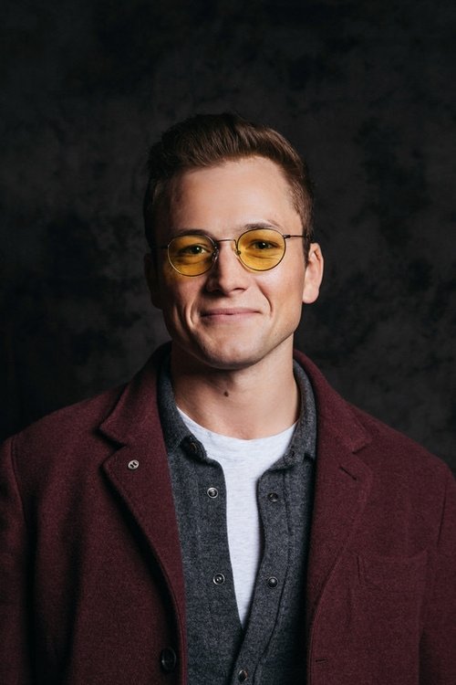 Kép: Taron Egerton színész profilképe