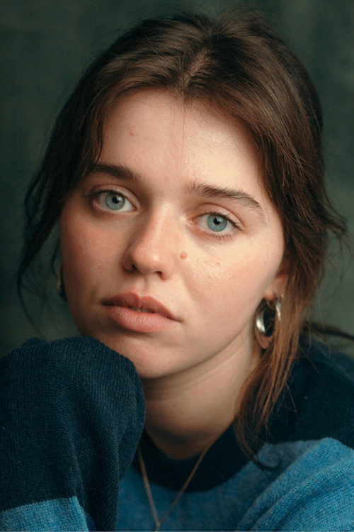 Holly Demaine photo 4