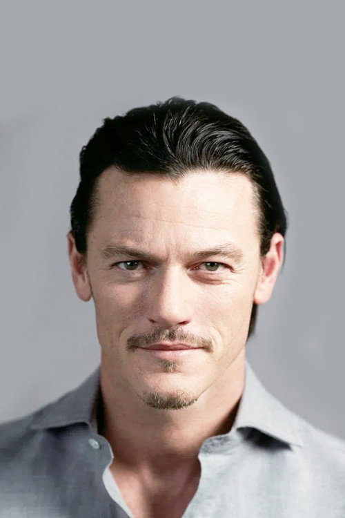 Kép: Luke Evans színész profilképe