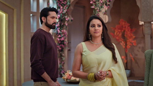 Gautam Takes Noina's Bribe