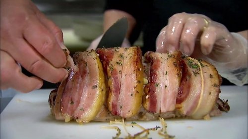 Escena del episodio 5 de la temporada 20 de la serie Diners, Drive-Ins and Dives