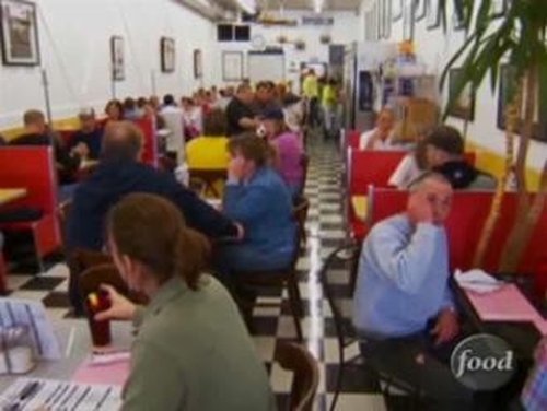 Escena del episodio 11 de la temporada 5 de la serie Diners, Drive-Ins and Dives