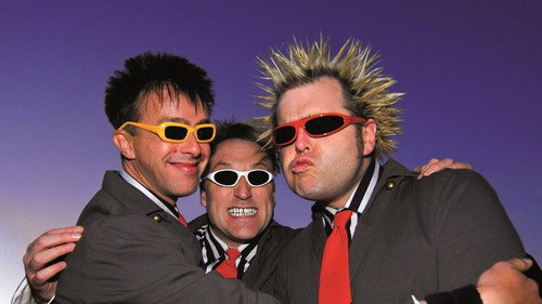 Toy Dolls - We're Mad/Idle Gossip Backdrop Blur