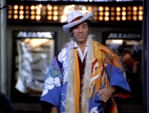 Seinfeld S07E19 — The Wig Master episode still