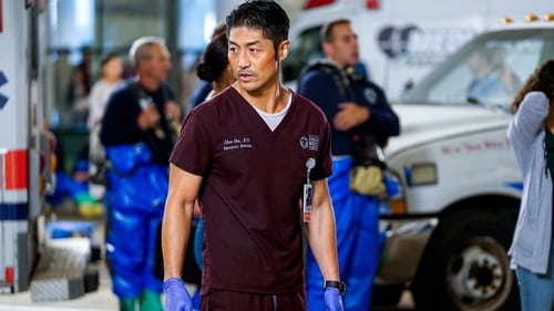 Chicago Med: Atendimento de Emergência: 4×7