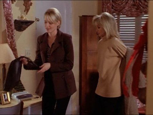 Escena del episodio 13 de la temporada 5 de la serie Melrose Place