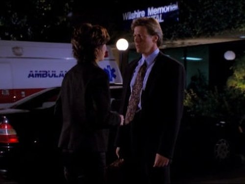 Escena del episodio 8 de la temporada 5 de la serie Melrose Place