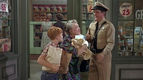 Escena del episodio 5 de la temporada 6 de la serie The Andy Griffith Show