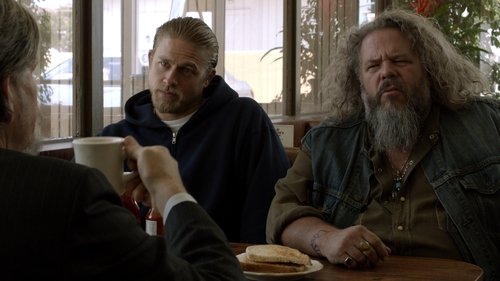 Escena del episodio 5 de la temporada 5 de la serie Hijos de la anarquía