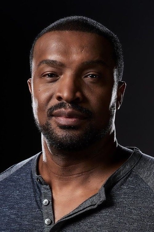 Kép: Roger Cross színész profilképe