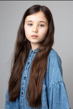 Anton Clark ha trabajado con Elise Evans en 1 ocasiones