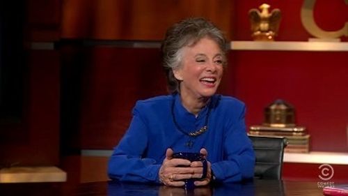 Escena del episodio 27 de la temporada 7 de la serie The Colbert Report