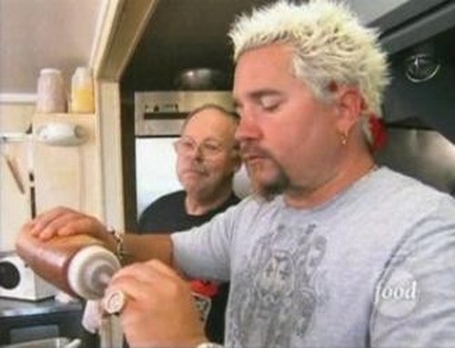 Escena del episodio 10 de la temporada 5 de la serie Diners, Drive-Ins and Dives