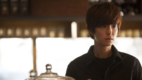 Café. Waiting. Love