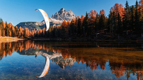 Aaron Durogati - Playing with the Invisible