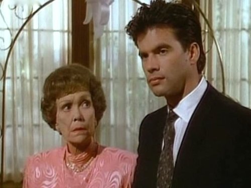 Escena del episodio 10 de la temporada 8 de la serie Falcon Crest