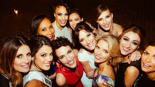 Miss France Le Sacre Qui A Bouleversé Leur Vie Backdrop Blur