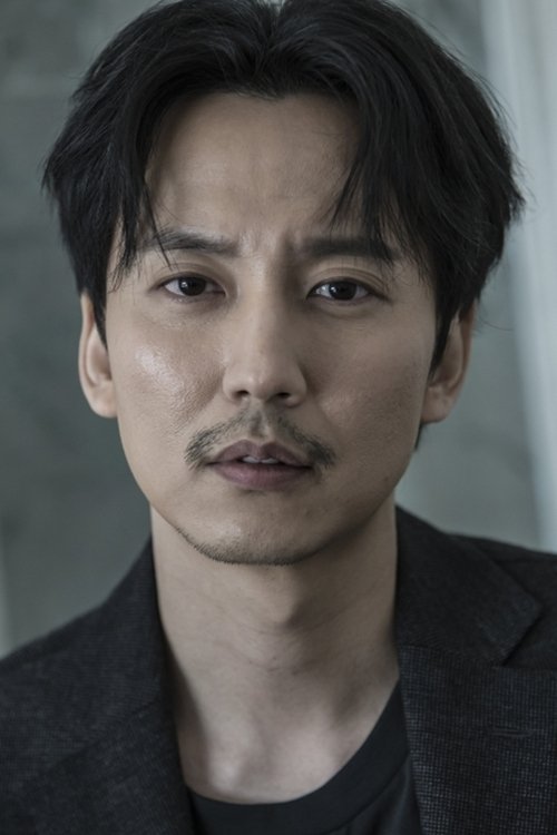 Kim Nam-gil isJang Sa-jung