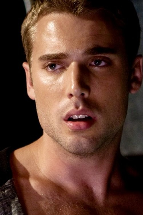 Image de Dustin Milligan