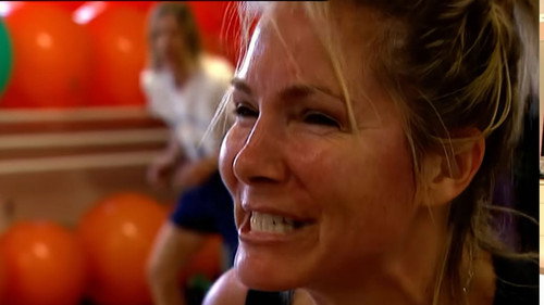 STRIP TEASE : America America