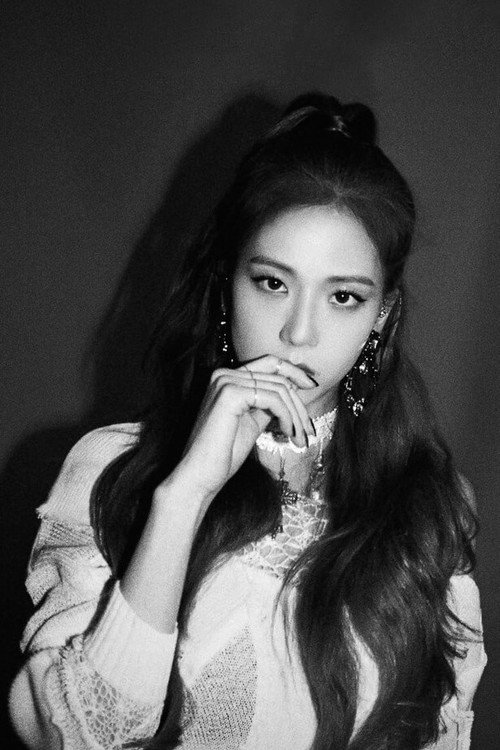 Jisoo (Kim Ji-soo)