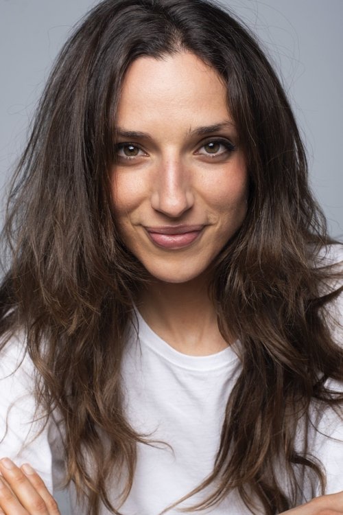 Ángela Van-Begin
