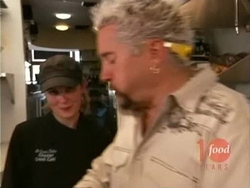 Escena del episodio 6 de la temporada 10 de la serie Diners, Drive-Ins and Dives