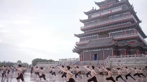 披沥迷 Backdrop Blur