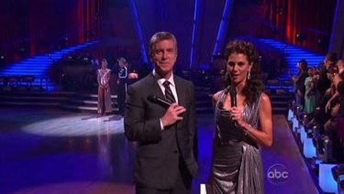 Escena del episodio 17 de la temporada 9 de la serie Dancing with the Stars