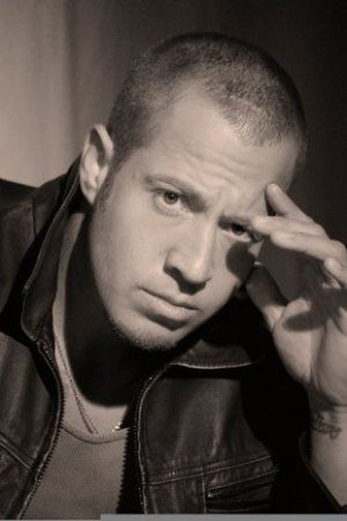 Aaron Saxton