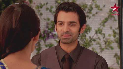 Khushi Apologises to Arnav