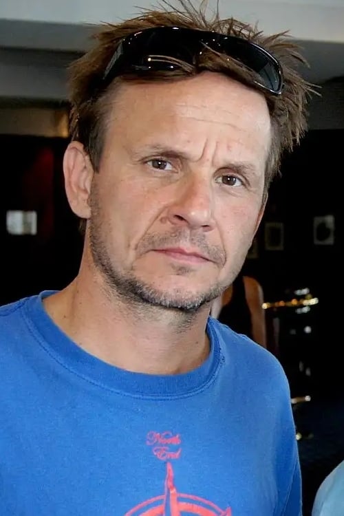 Kép: Bartłomiej Topa színész profilképe