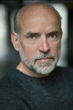 Jerome Wright interpretando a Peck #2