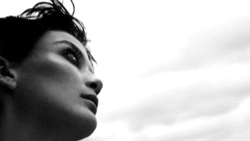Escena del episodio 9 de la temporada 1 de la serie America's Next Top Model