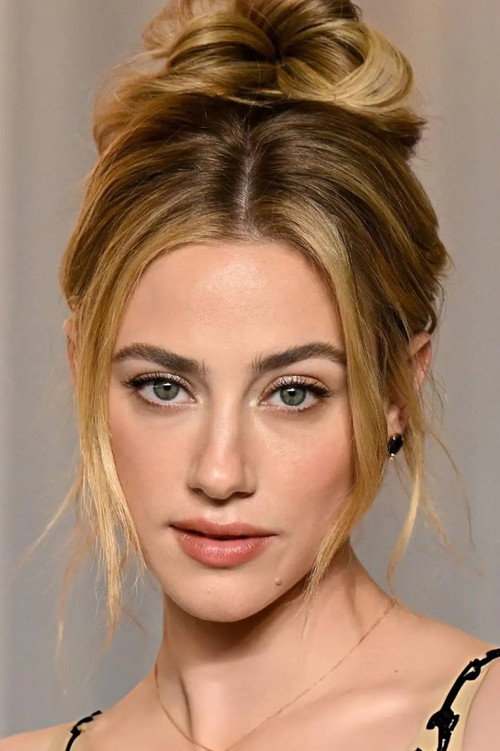 Lili Reinhart