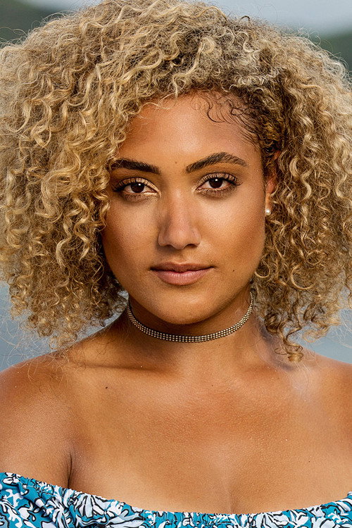 Ali Elliott photo 2