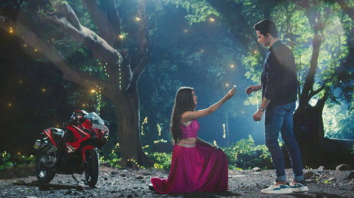 Natasha Proposes to Dhawal