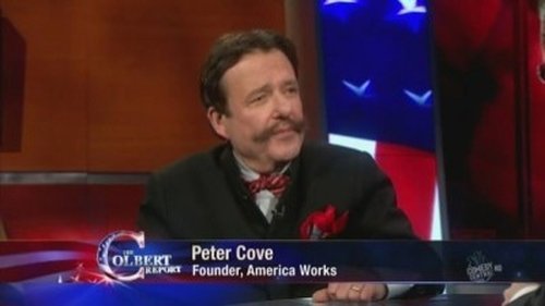 Escena del episodio 19 de la temporada 6 de la serie The Colbert Report